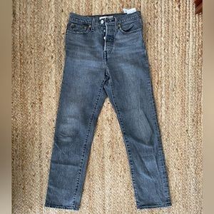 Levi’s Wedgie Straight 24x28